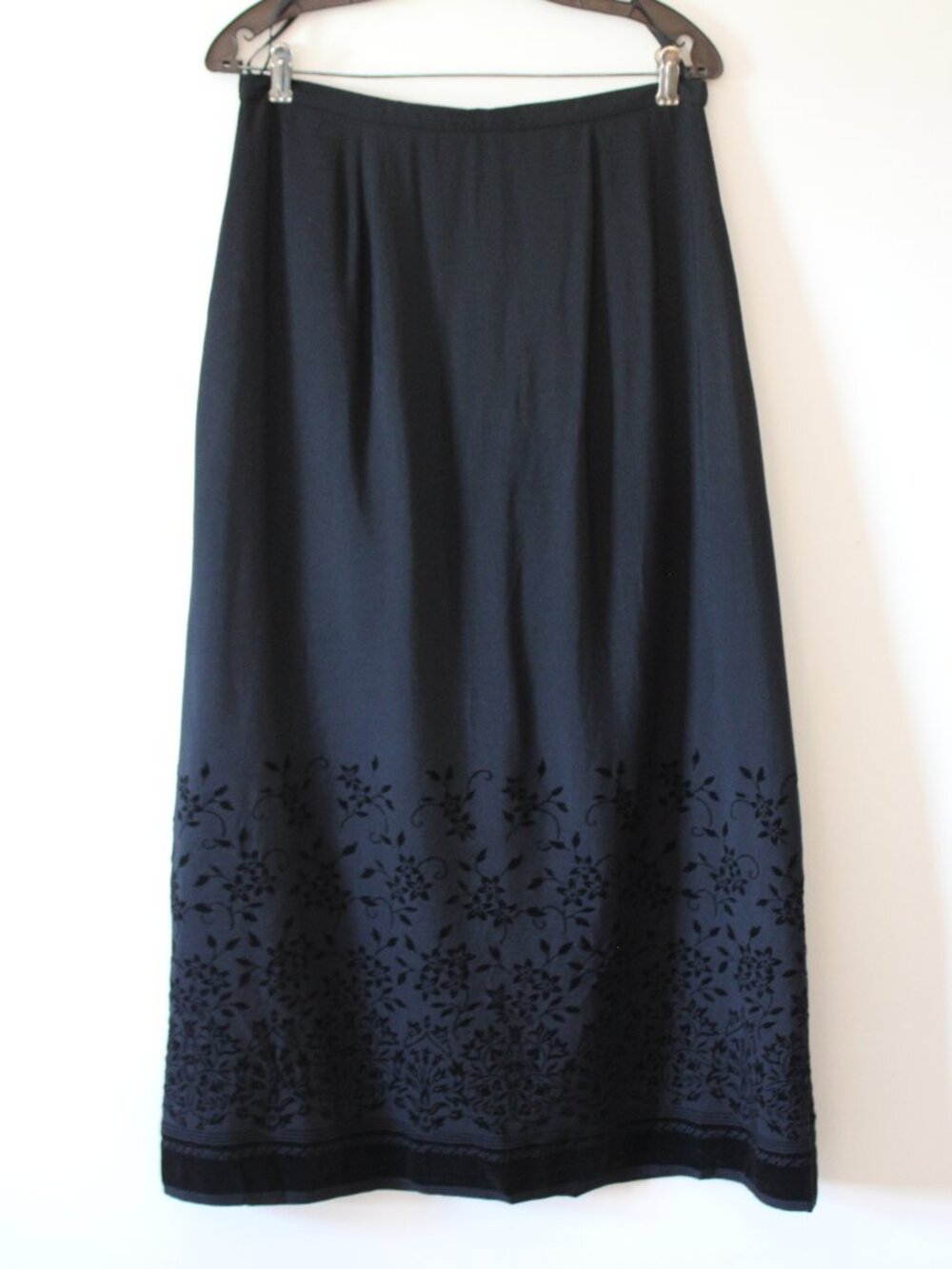 Elegant Preston & York Black Maxi Skirt